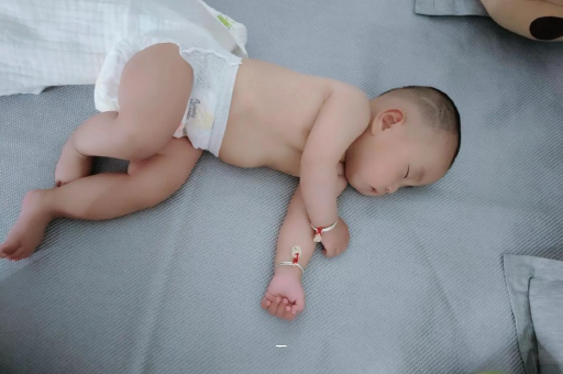 安庆宝宝夏天要穿袜子吗